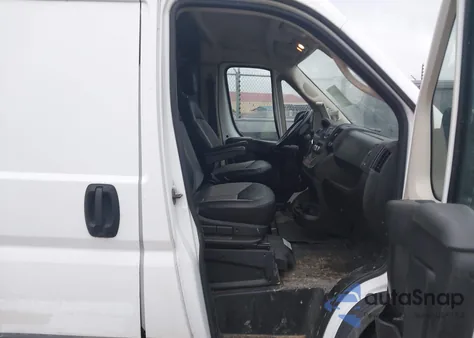 2018 Ram Promaster 1500 Low Roof 136 Wb z USA, uszkodzony, nr VIN 3C6TRVAG8JE145170